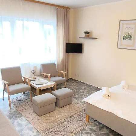 Kasia - Tylko 500 M Do Szerokiej Plazy!